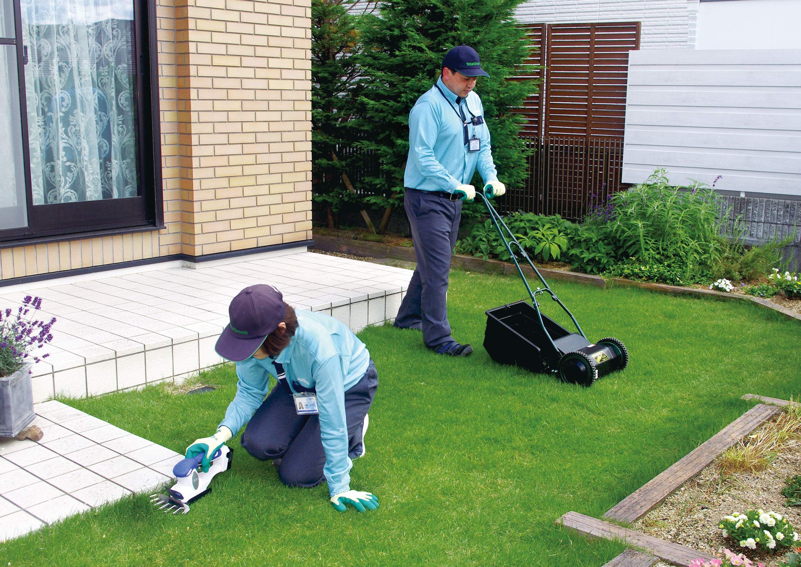 お庭をキレイにサービス